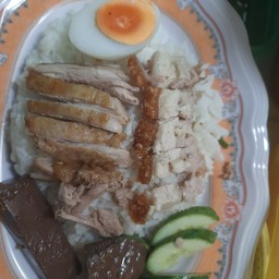 ข้าวหน้าเป็ดหมูกรอบ+ไข่