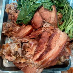 ขาหมูพะโล้