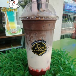 สตรอเบอร์รี่นมสดดาร์กช๊อตโกแล็ค.. แก้ว 20 ออนซ์