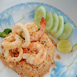 ข้าวผัดต้มยำทะเล