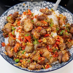 ข้าวหมูกรอบขั่วพริกเกลือ