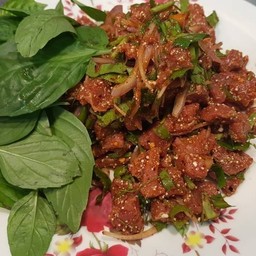 ก้อยหมูมะนาวดิบ