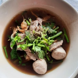 ก๋วยเตี๋ยวเนื้อ-หมู  หมู่บ้านปฐมทอง