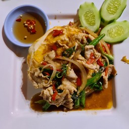 ไข่ข้น-กะเพราหมูชิ้น