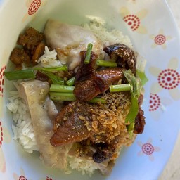 ข้าวต้มกระเพาะหมูบะเต็ง