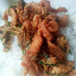 ข้าวคั่วกลิ้งไก่กรอบ