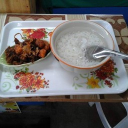 ข้าวแช่แม่แสงบ้านโป่ง