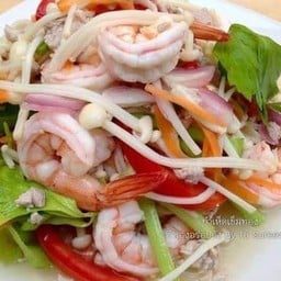 ล้านนั่งกินเพลินchill&beach