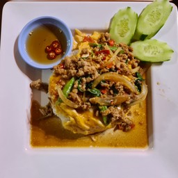 ไข่ข้น-กะเพราหมูสับ