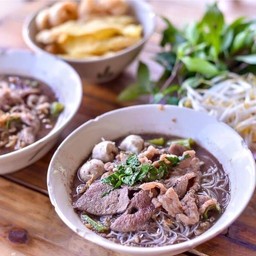 ก๋วยเตี๋ยวเรือคนเห็นซาวบาท ถนนตัดใหม่