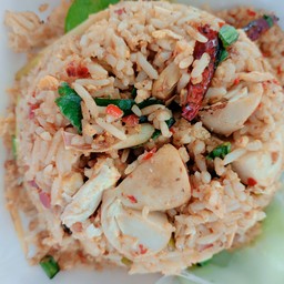 ข้าวผัดต้มยำหมูชิ้น