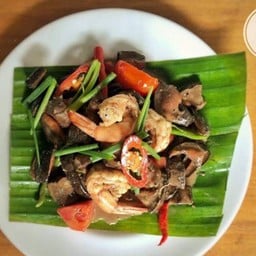 กุ้งผัดเห็ดพริกไทยดำ