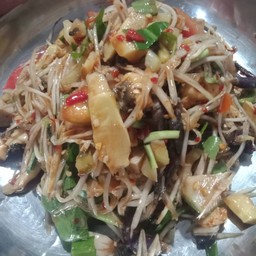 มะกอ/หอย/ปู/หน่อไม้ต้ม/ผักกาดดอง/หมูยอ/ขนมจีน/เครื่องตำ