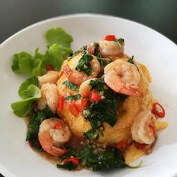 ข้าวไก่กรอบ กระเพรา +ไข่ข้น