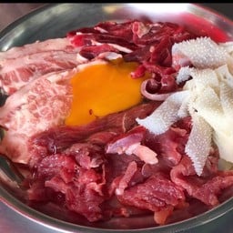 แจ่วฮ้อนเนื้อรวมเครื่องใน hotpot with thick soup (beef+rumen)