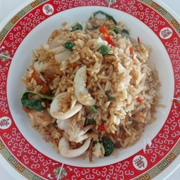 ข้าวผัดรวมมิตรทะเล