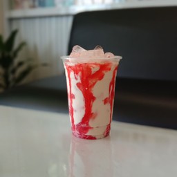 นมสดสตอเบอรี่