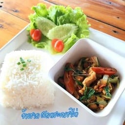 ข้าวราดกะเพราไก่สับ