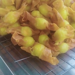 เกี๊ยวไข่ไส้กรอกหน้ายูเซ็นเตอร์