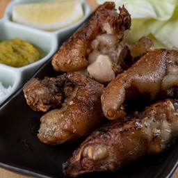 ขาหมูย่างเกลือ