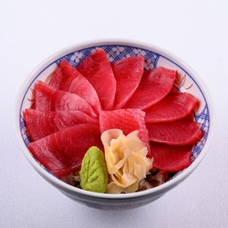 ข้าวหน้าปลาทูน่า