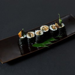 ข้าวห่อสาหร่ายไส้ปลาไหล