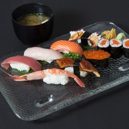 ซูชิรวมชุดใหญ่