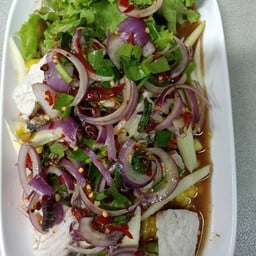 ยำเนื้อปลากระพง