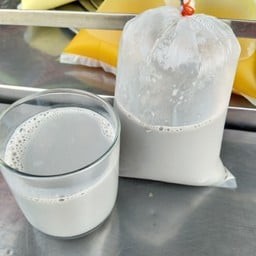 น้ำเต้าหู้งาดำ