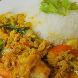 ข้าวราด ผัดผงกระหรี่ กุ้ง