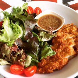 สลัดญี่ปุ่นไก่ทอด