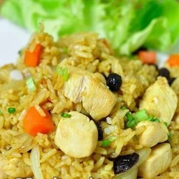 ข้าวผัดผงกระหรี่ หมู