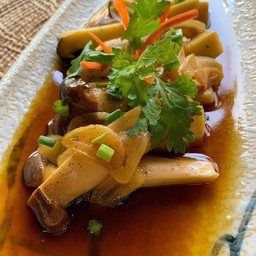 เห็ดออรินจิผัดเนย