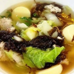 ต้มจืด. เต้าหู้ หมูสับ สาหร่าย