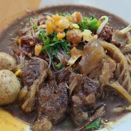 ก๋วยเตี๋ยวเรือเนื้อรวมธรรมดา