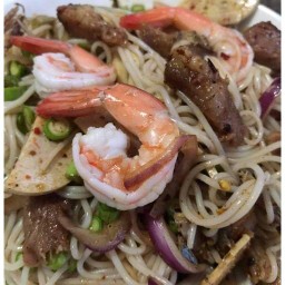ยำขนมจีน byธิดา