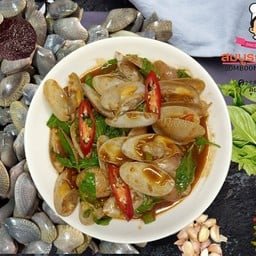 หอยลายผัดน้ำพริกเผา