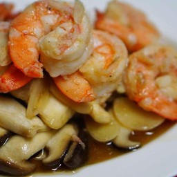เห็ดออรินจิผัดเนยกระเทียม