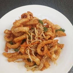 หมี่ยำถนนคนเดินสูตรคุณแม่ทา หลังมช