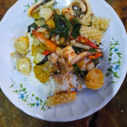 ข้าวกะเพราทะเล