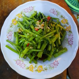 ผัดผักบุ้งไฟแดง