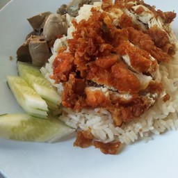 ข้าวมันไก่ทอด+ตับไก่ พิเศษ