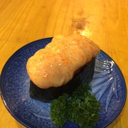 ซูชิแซลม่อนซอสไข่กุ้ง