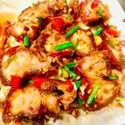 หมูกรอบคั่วพริกเกลือ