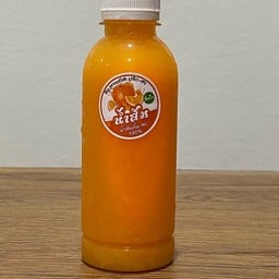 น้ำส้มคั้นผสมเนื้อส้มแท้ 100% (By Prowfah)