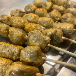 ร้านลูกชิ้นปลานำ้จิ้มสูตรโบราณ By Wanis
