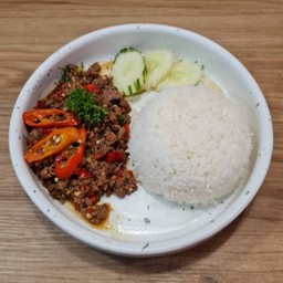 ข้าวราดกะเพราเนื้อสับ