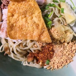 เล้งบะหมี่เกี้ยวตลาดศาลเจ้า