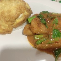 ผัดพริกแกงราดข้าว