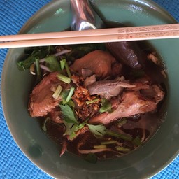 เส้นหมี่เป็ดตุ๋น